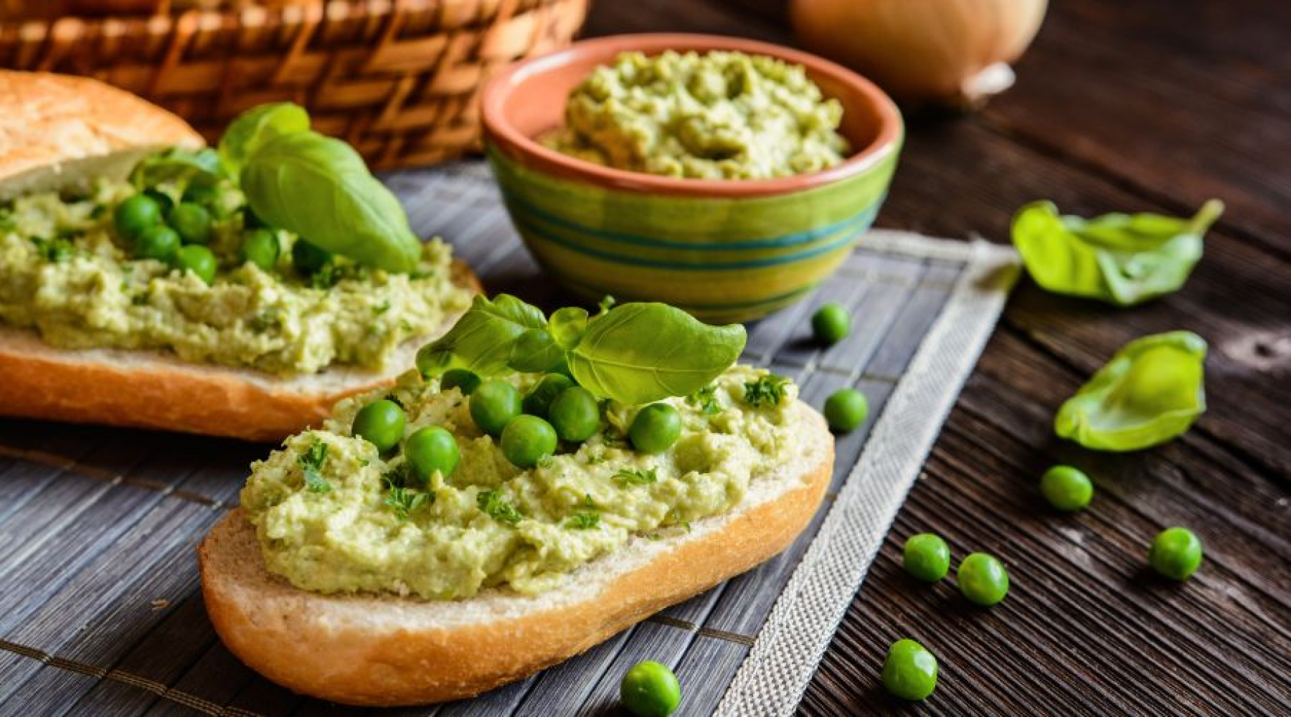 Kermainen proteiinilevite herneproteiinijauheesta